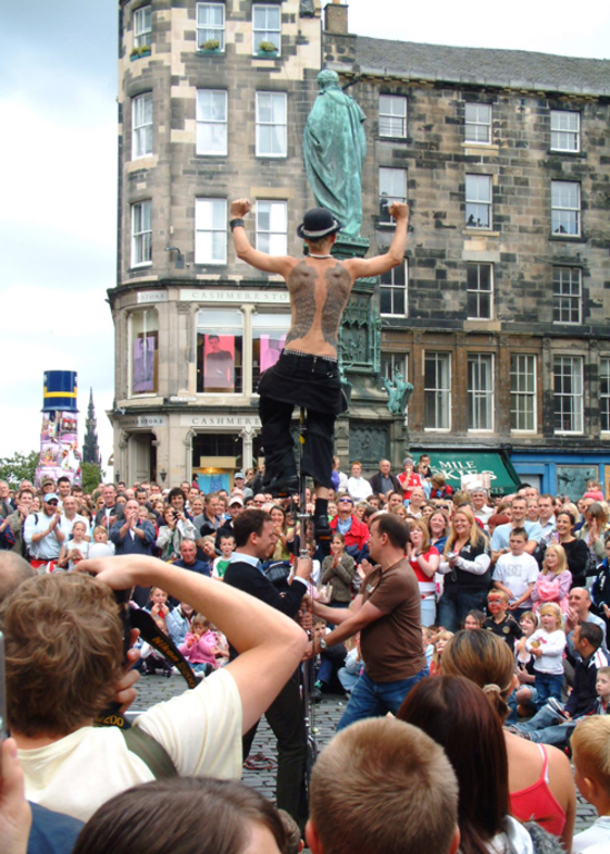 Edinburgh Festival Fringe Street Performer