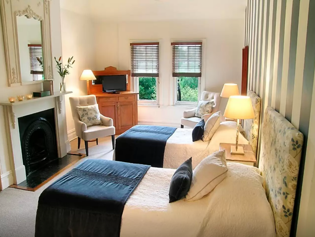 Superior Room with Shared Bathroom
