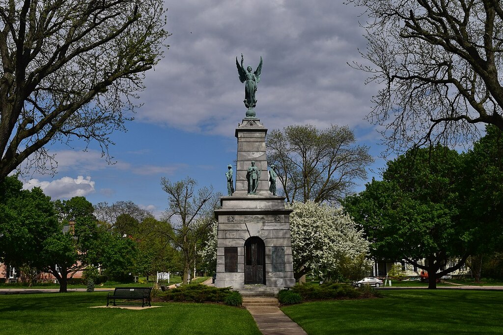 Bureau County Soldiers and Sailors Monument