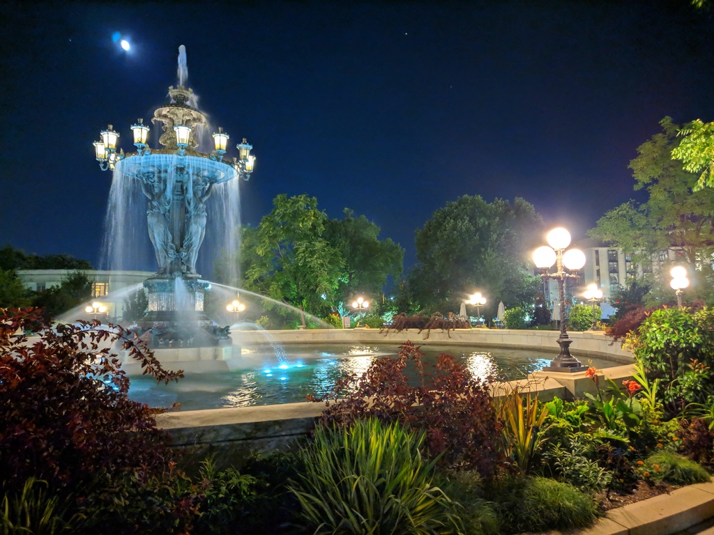 Bartholdi Park at night