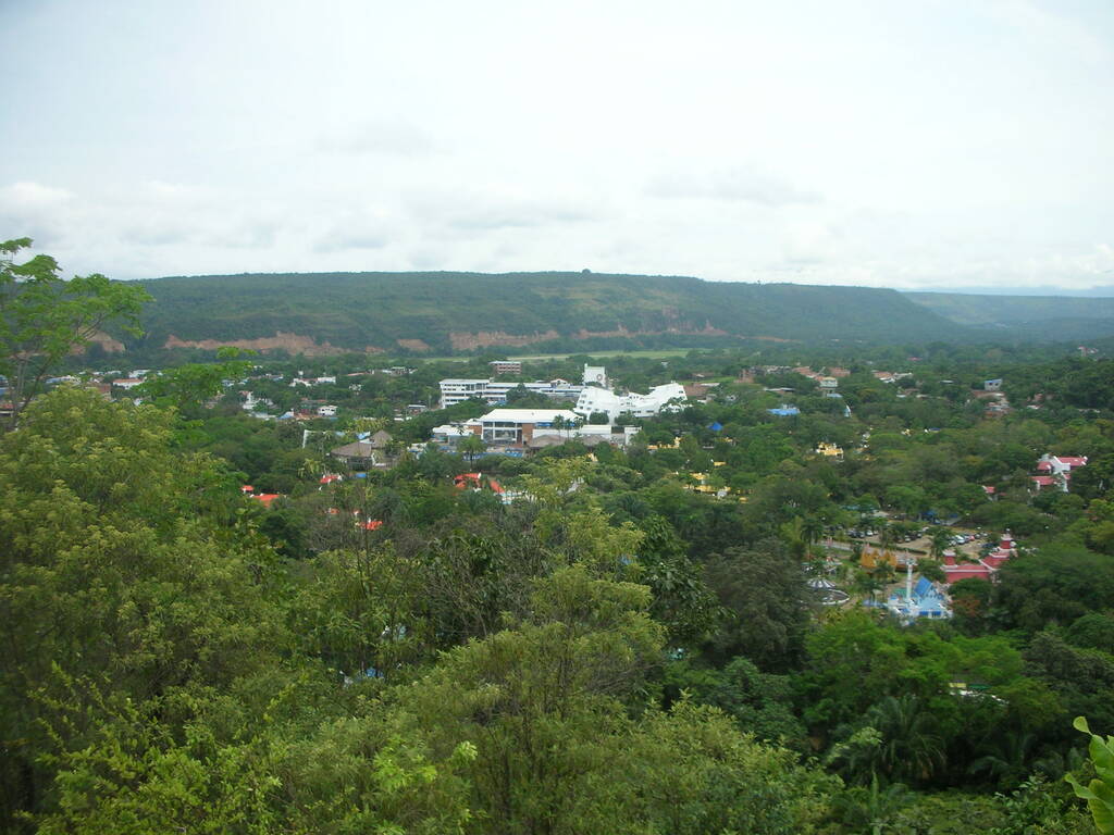 Parque Cafam de Melgar. Melgar, Colombia. 20080504