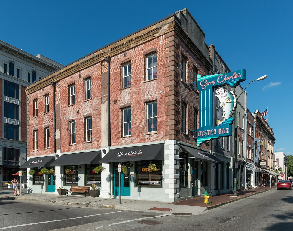Sorry Charlie's Oyster Bar, Barnard St, Savannah GA 20160705 1