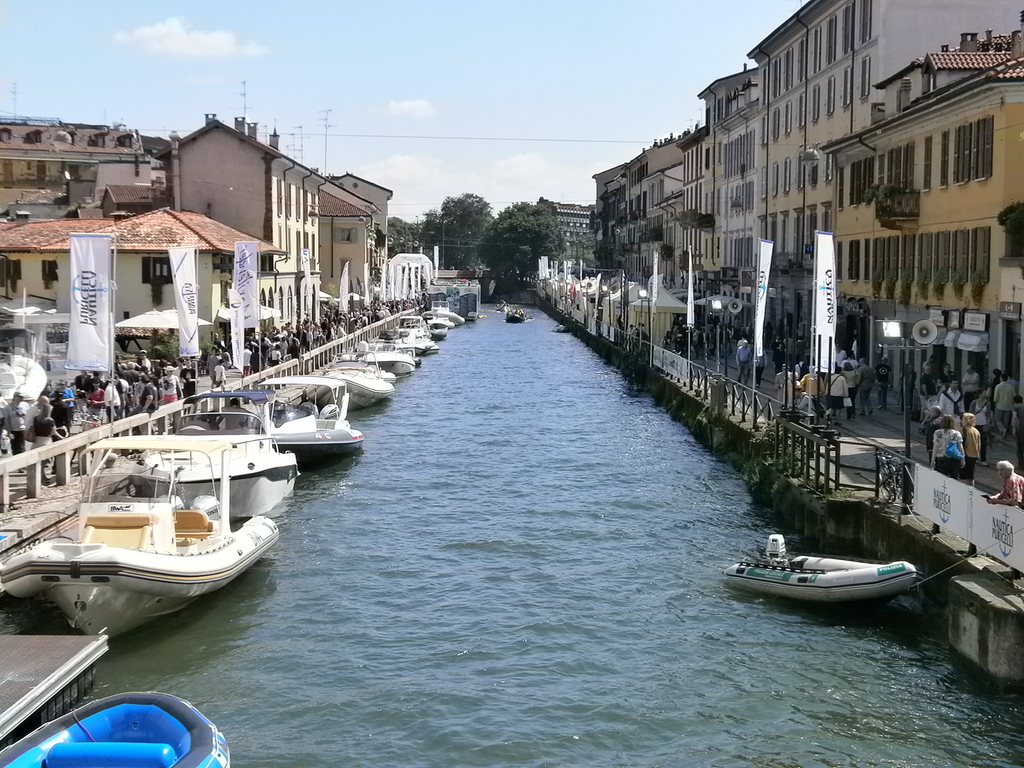The Naviglio Grande in Milan - 01 - during fiera NavigaMi boat Show - salone nautico NavigaMi