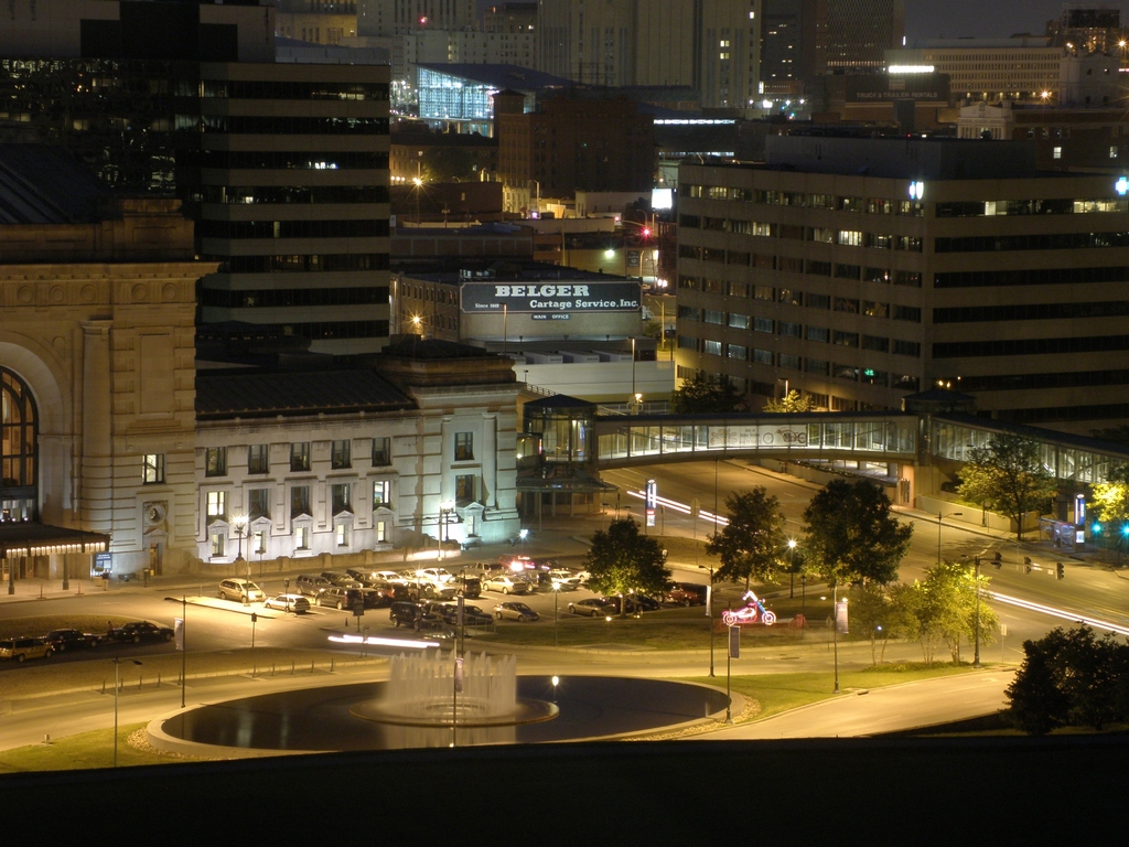 Kansas City, Missouri - Union Station and Henry Bloch Wollman Fountain