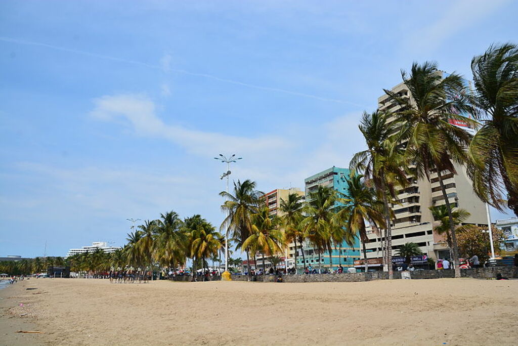 Playa Paseo Colón Puerto La Cruz Venezuela