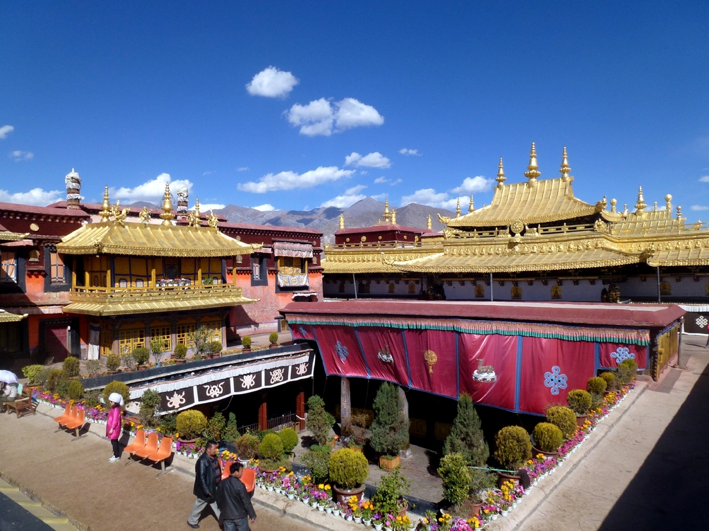 Jokhang Temple Lhasa Tibet China 西藏 拉萨 大昭寺 - panoramio (5)