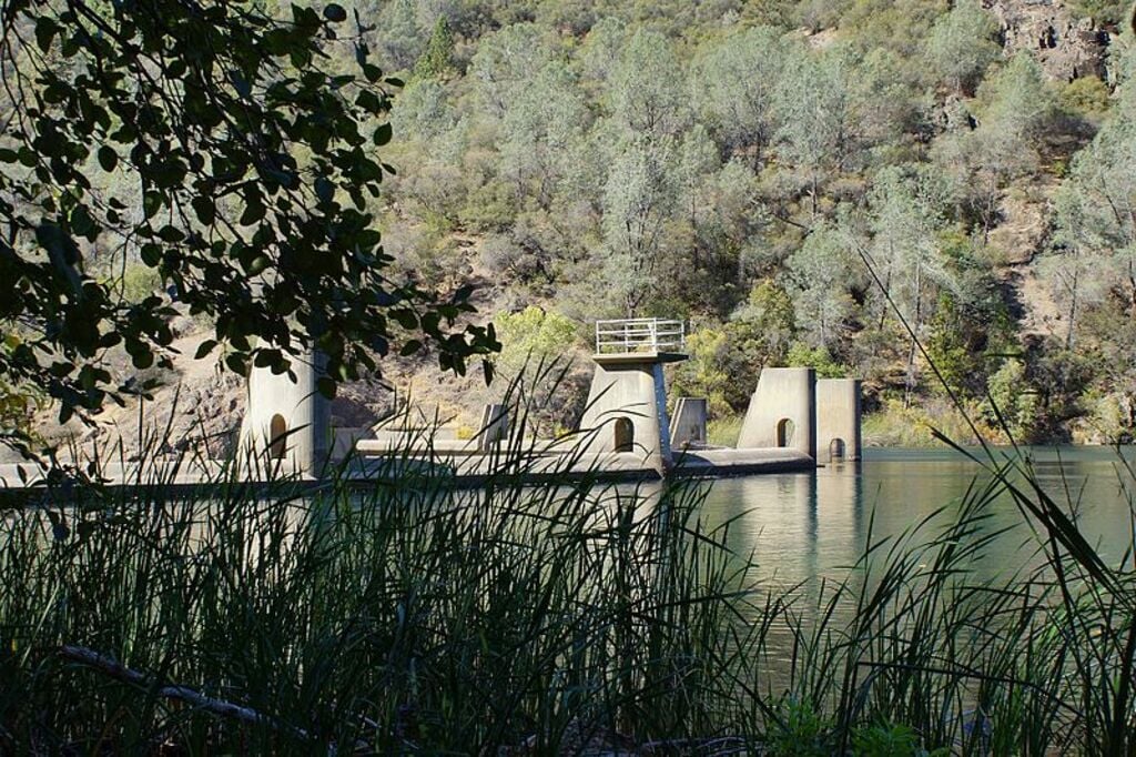 12 Most Gorgeous Lakes In And Near Sacramento, California | Trip101