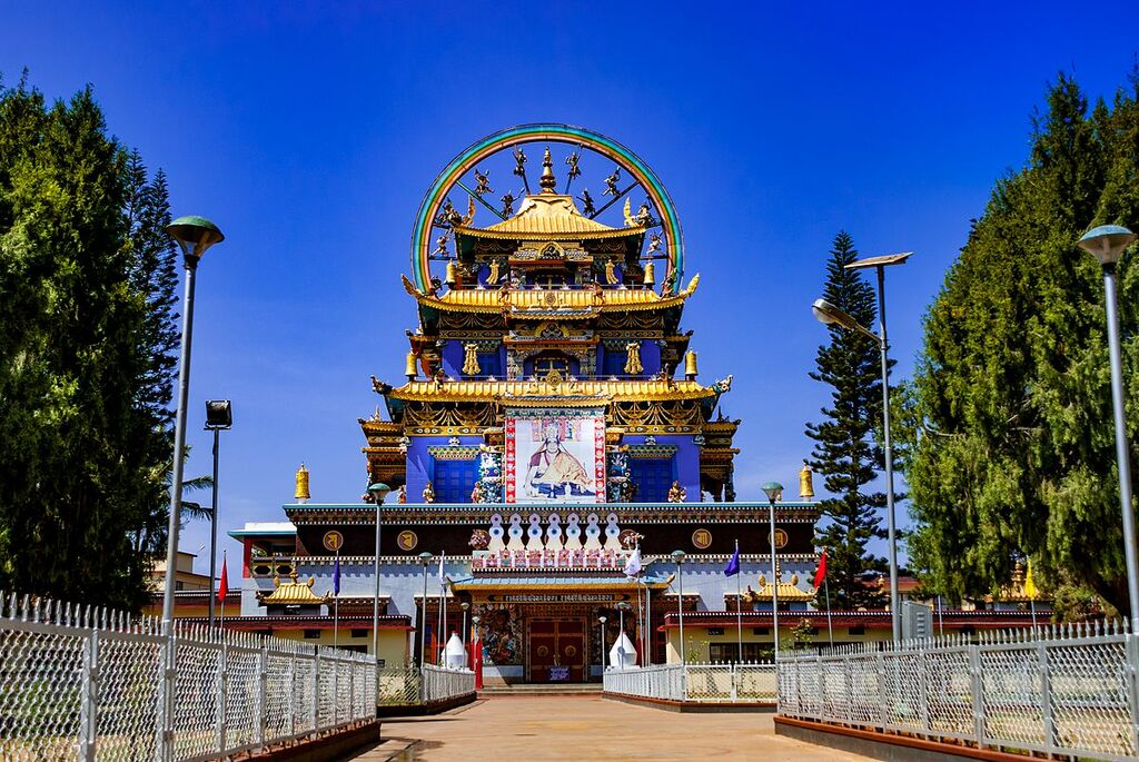 Namdroling Monastery - Outer View , Bylekuppe