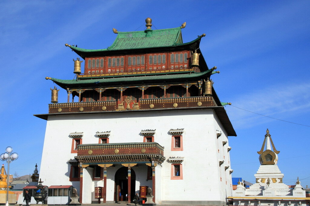 Gandantegchinlen Khiid Monastery