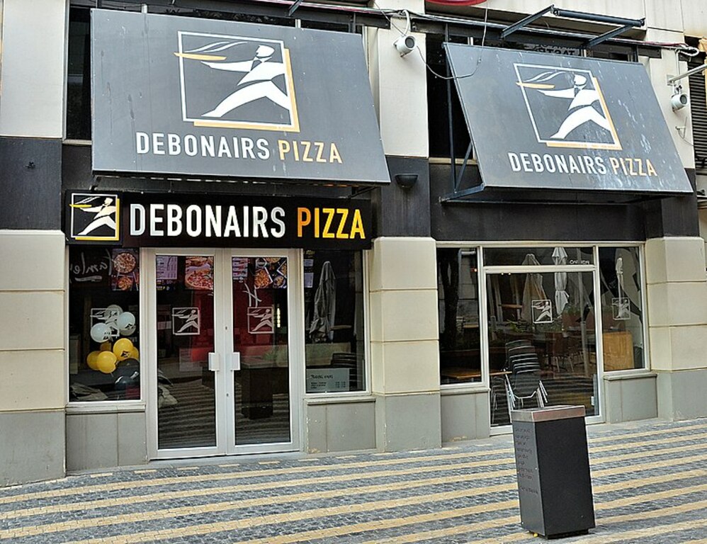 Debonairs Pizza