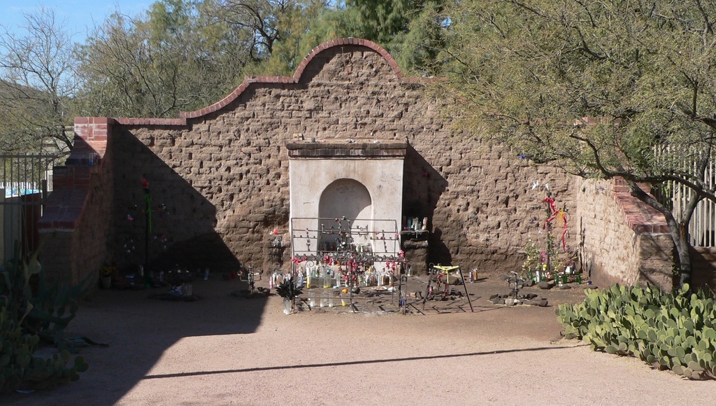 El Tiradito shrine 