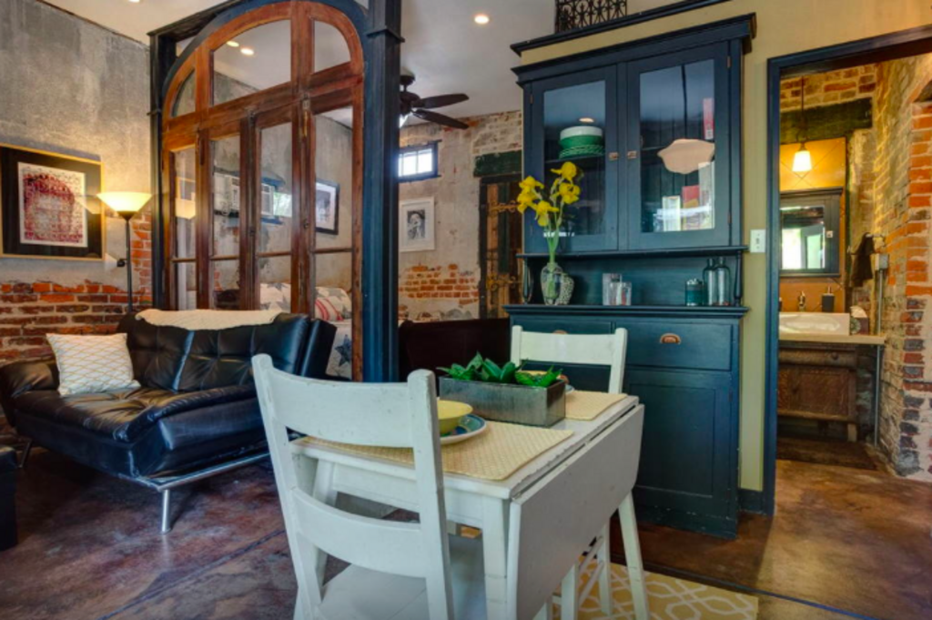 1880s Carriage House