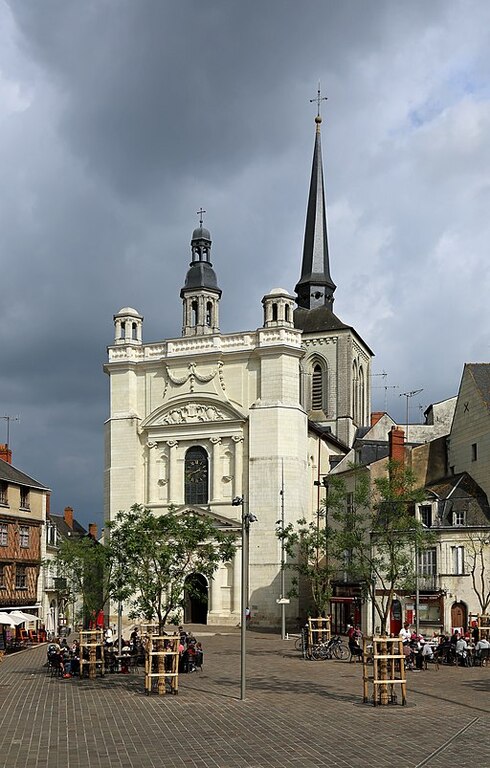 Saumur Eglise Saint-Pierre R02