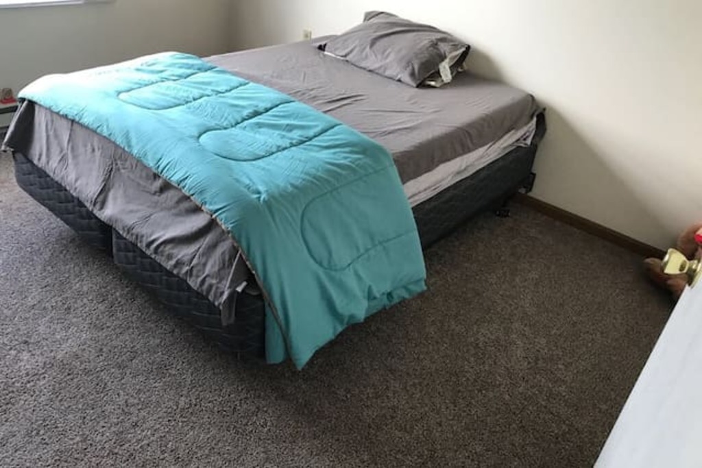 airbnb chambersburg pa | cozy bedroom in a studio apartment