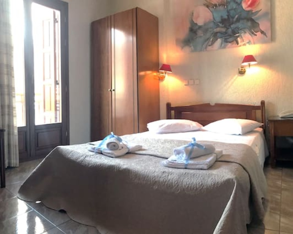 room for two in the centre of delphi