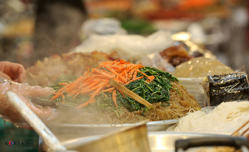 Korea_GwangjangMarket_Eats_18