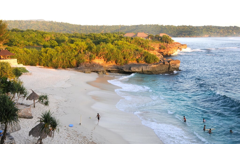 Dream Beach, Nusa Lemobngan Sunset