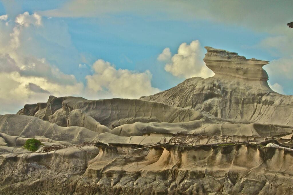Kapurpurawan Rock Formations