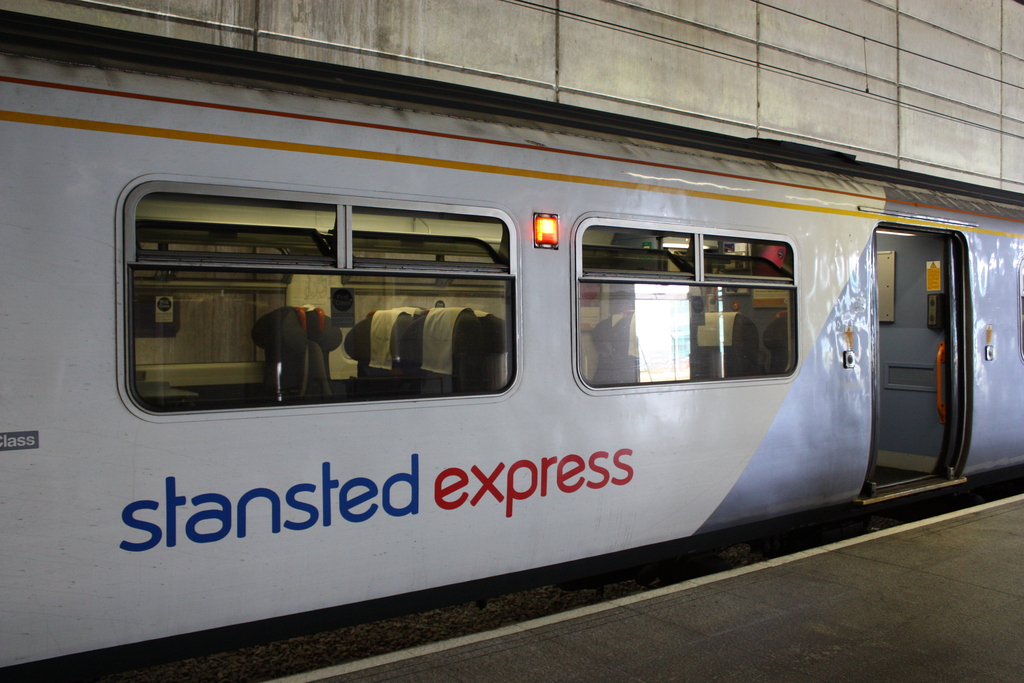 Stansted Airport railway station, July 2010 (16)