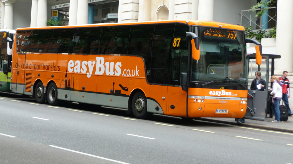 Arriva The Shires 4387 YJ09 CXL