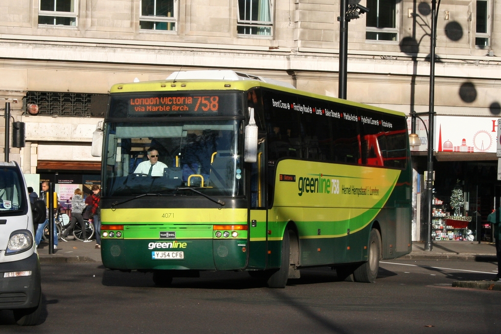 Arriva the Shires 4071 on Green Line 758, Marble Arch (15444141444)