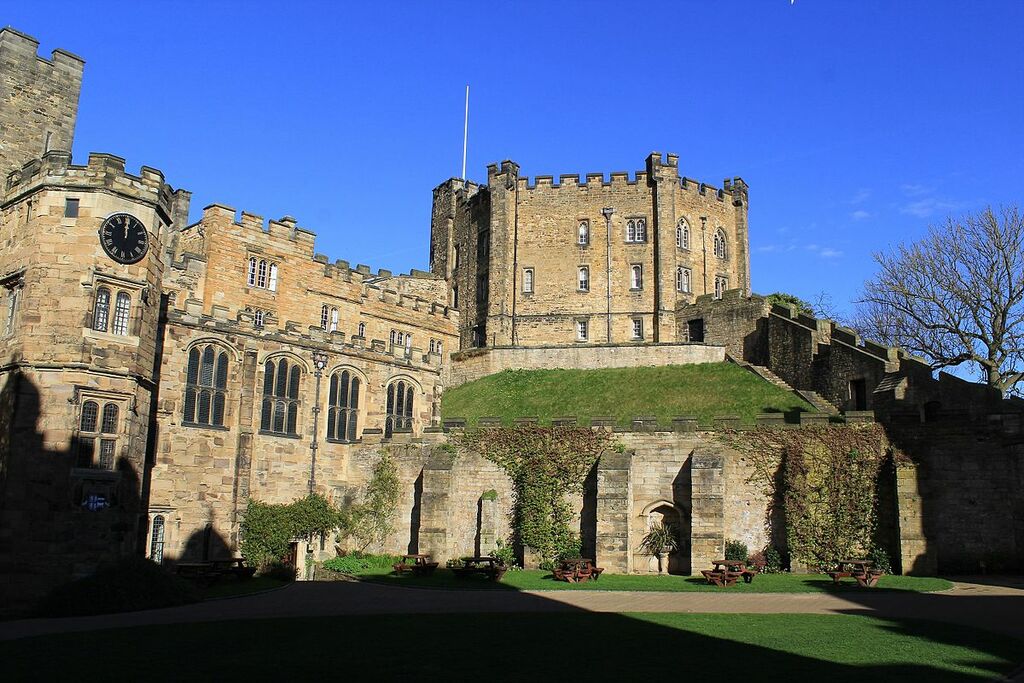 Durham Castle, April 2017 (14) (33459522640)