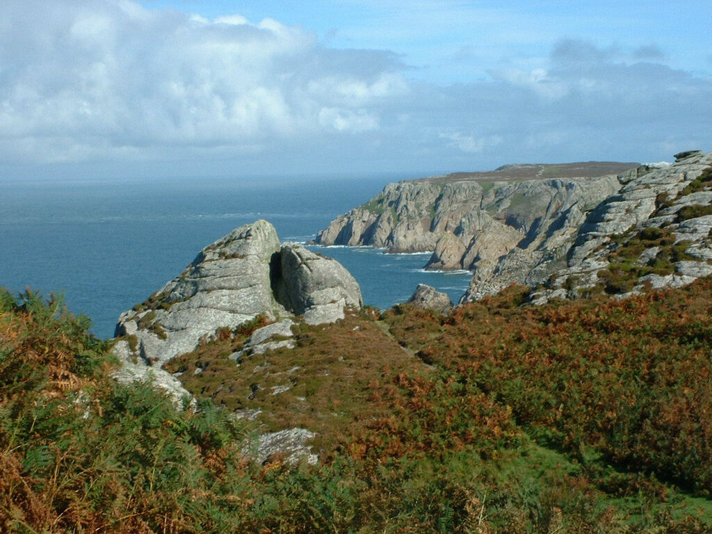 Lundy Island West coast (23736146012)