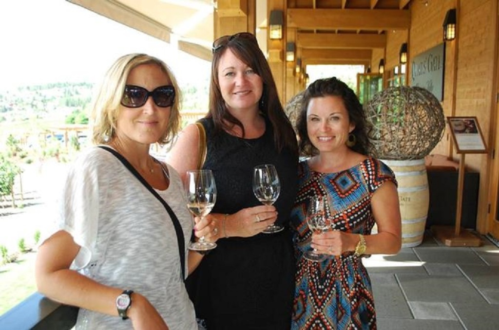 Ladies tasting the wine
