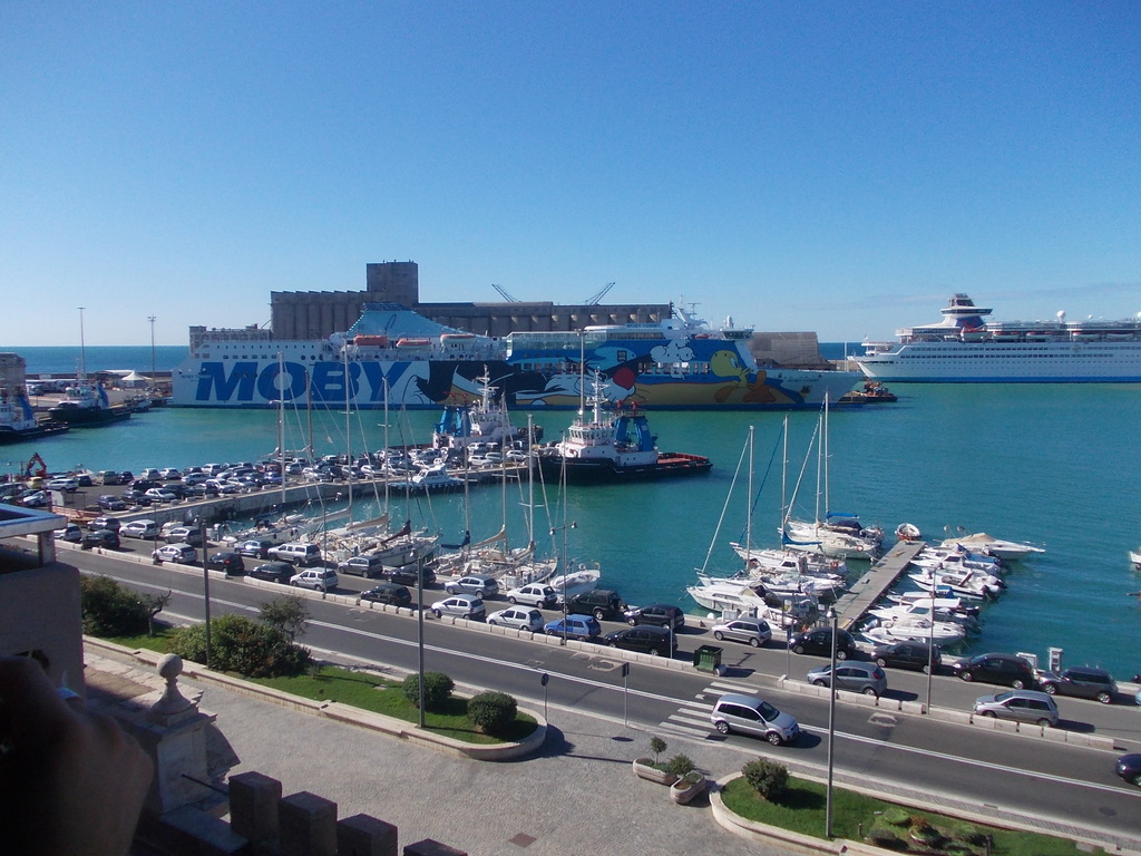 Civitavecchia harbour 02