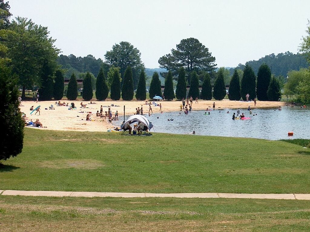 Lake Acworth Beach