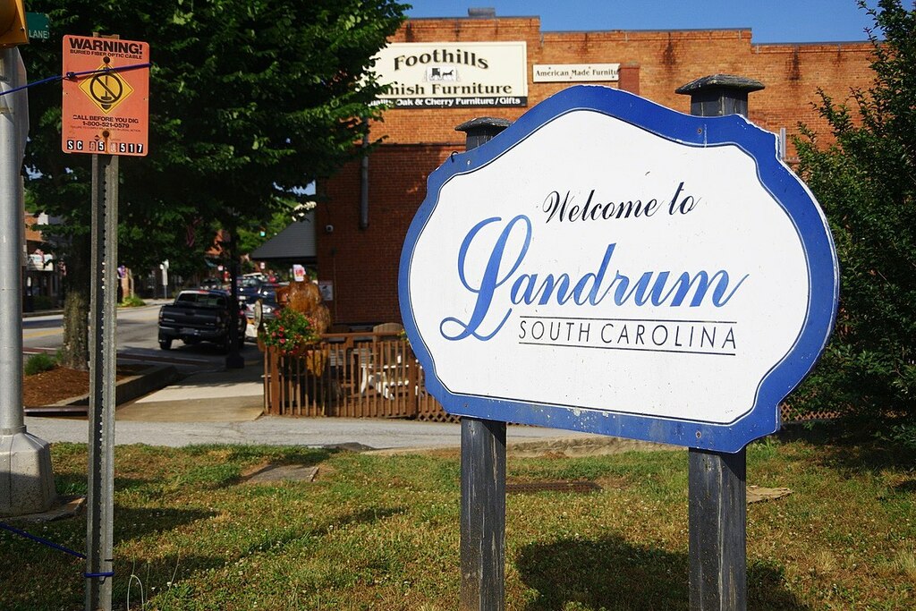 Landrum-welcome-sign-sc
