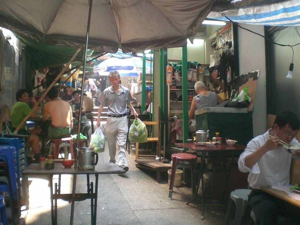 HK Central Gutzlaff Street Dai pai dong Aisle