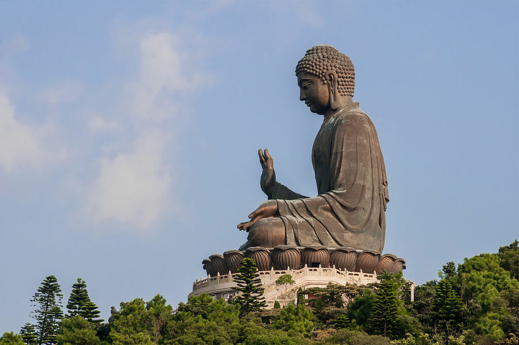 Tian Tan Buddha by Beria