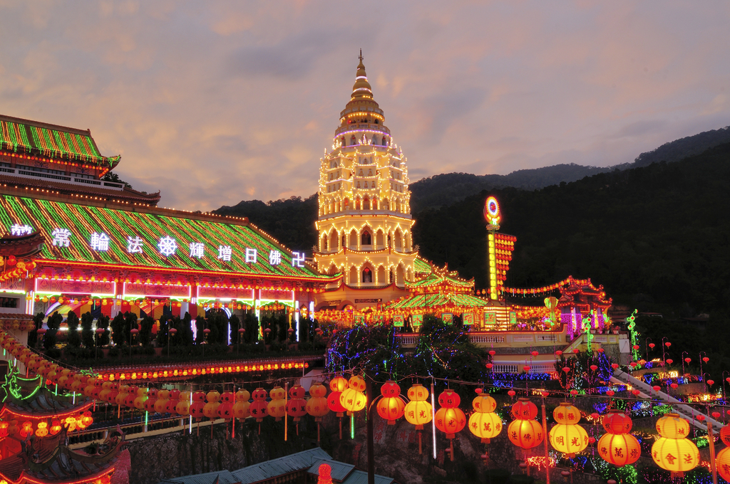Kek Lok Si Temple is an important destination for Buddhists from all over Southeast Asia 