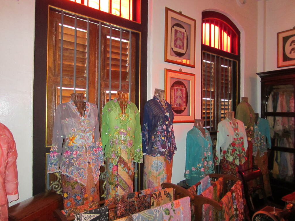 Traditional Peranakan kebayas 