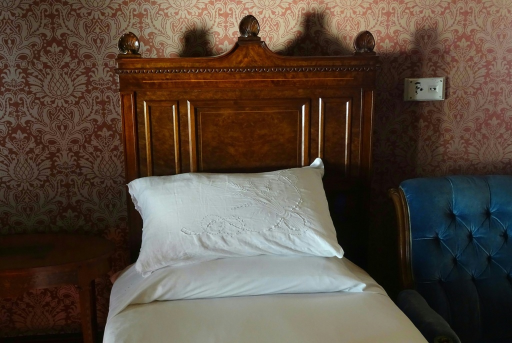 Vintage bed