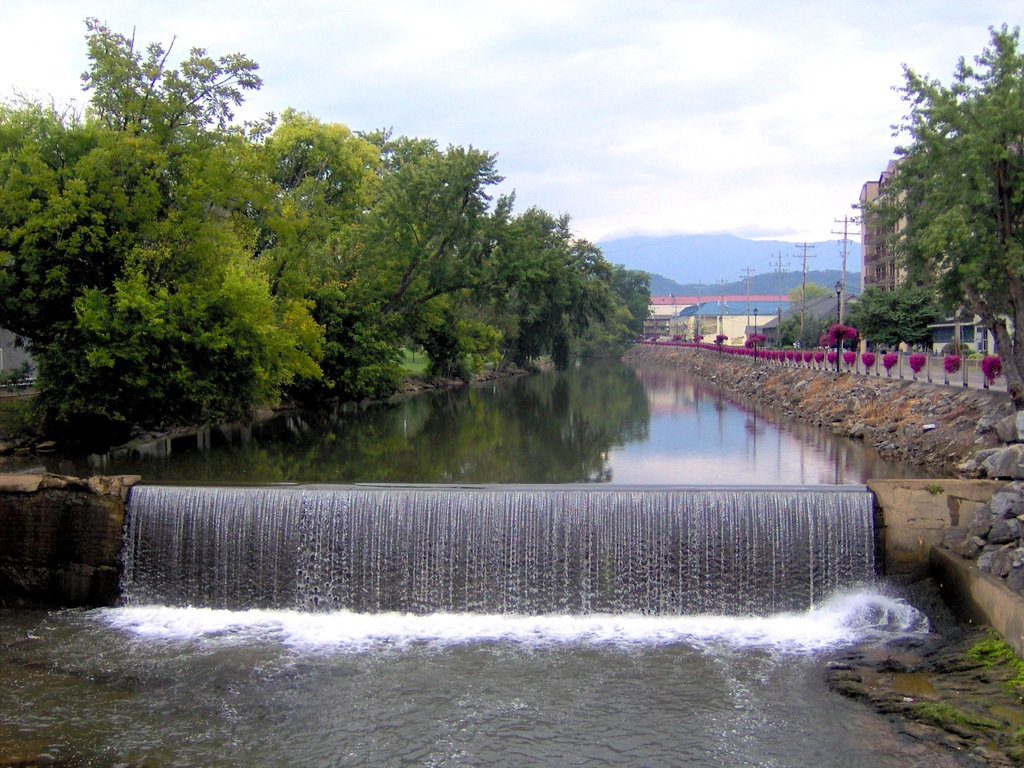 Pigeon-forge-mill-dam-tn1