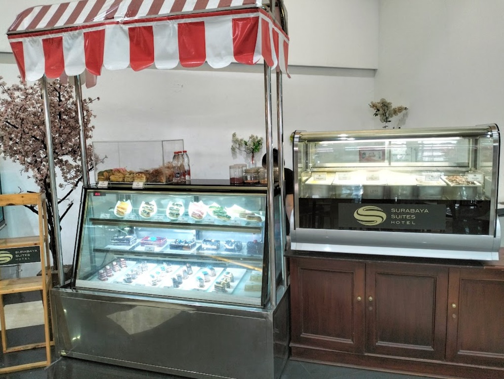 Surabaya Suites Hotel's mini pastry stall