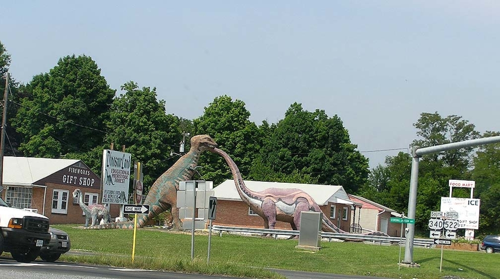 5555 Dinosaur Land attraction