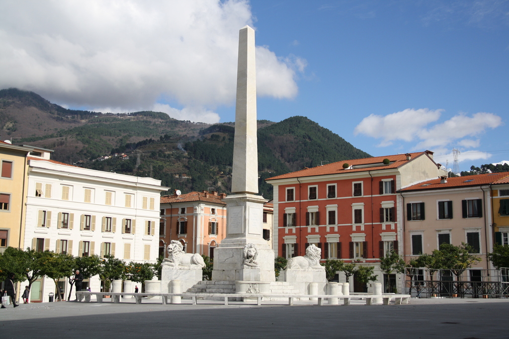 Massa Piazza Aranci 02