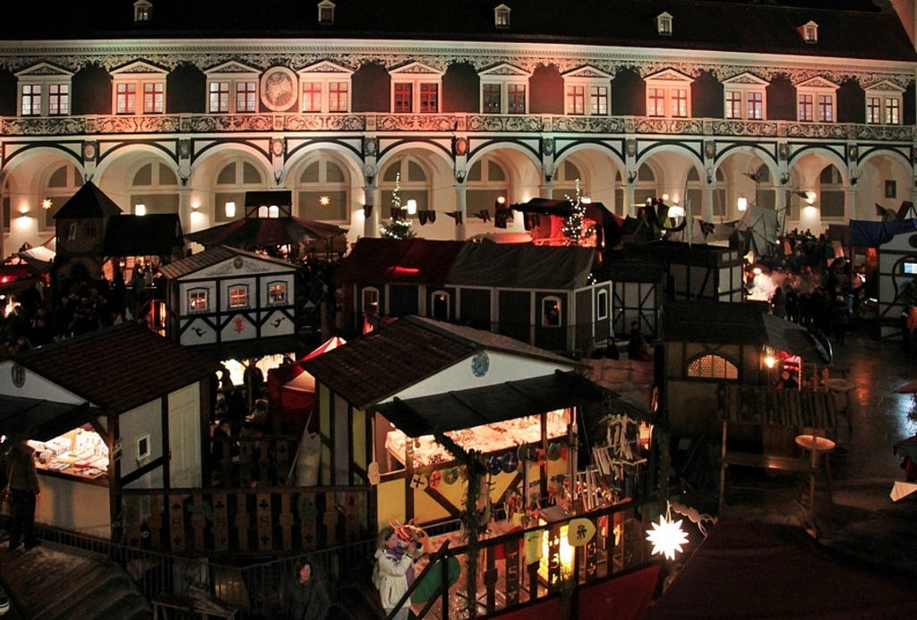 Dresden Residenzschloss Weihnachtsmarkt im Stallhof (01-2)