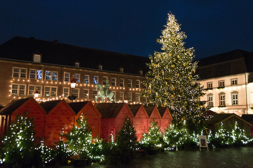 Christmas market in Düsseldorf at the Marktplatz