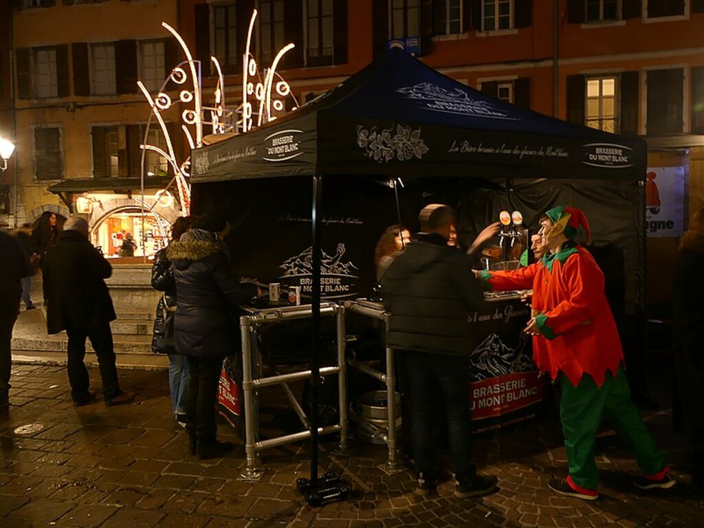 Stand Brasserie du Mont-Blanc au marché de Noël de Chambéry 2018