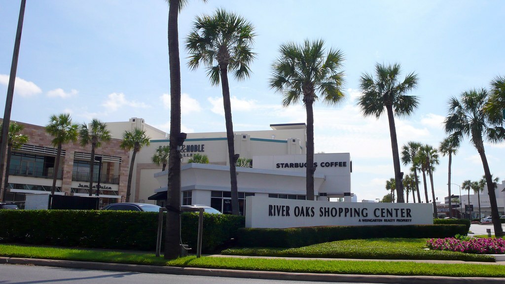 River Oaks Shopping Center
