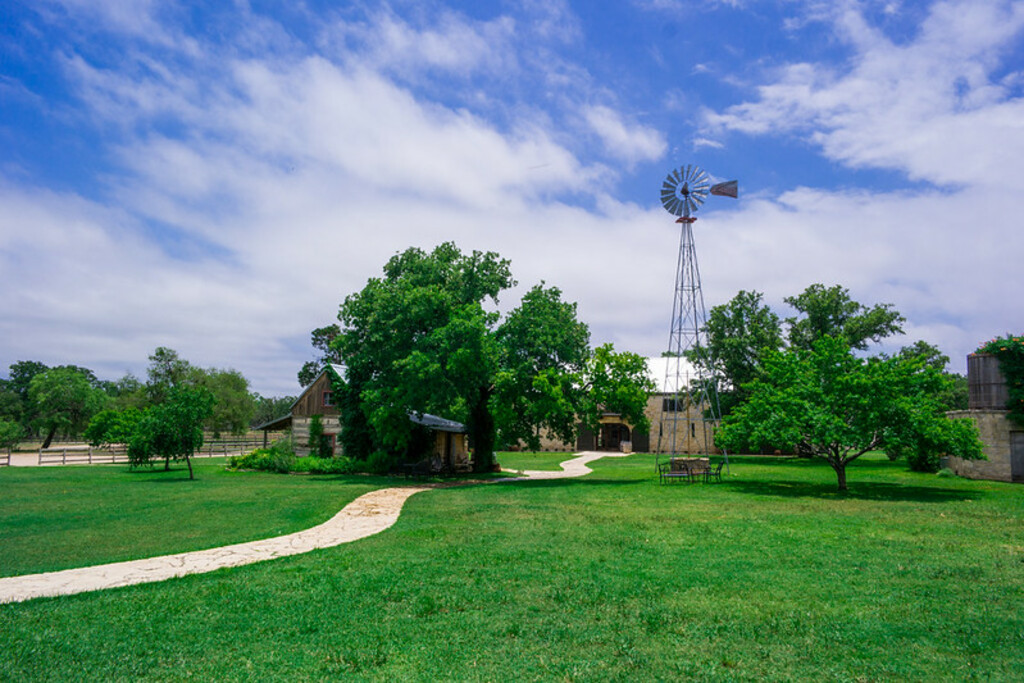 Becker Vineyard Yard