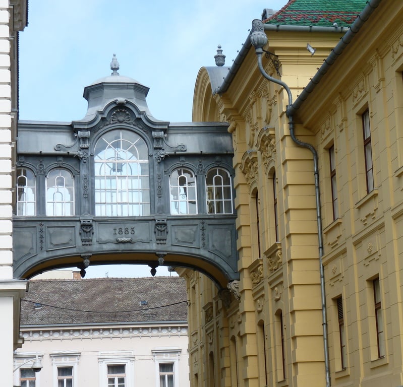 Szeged Town Hall, Széchenyi Square. Passage - panoramio