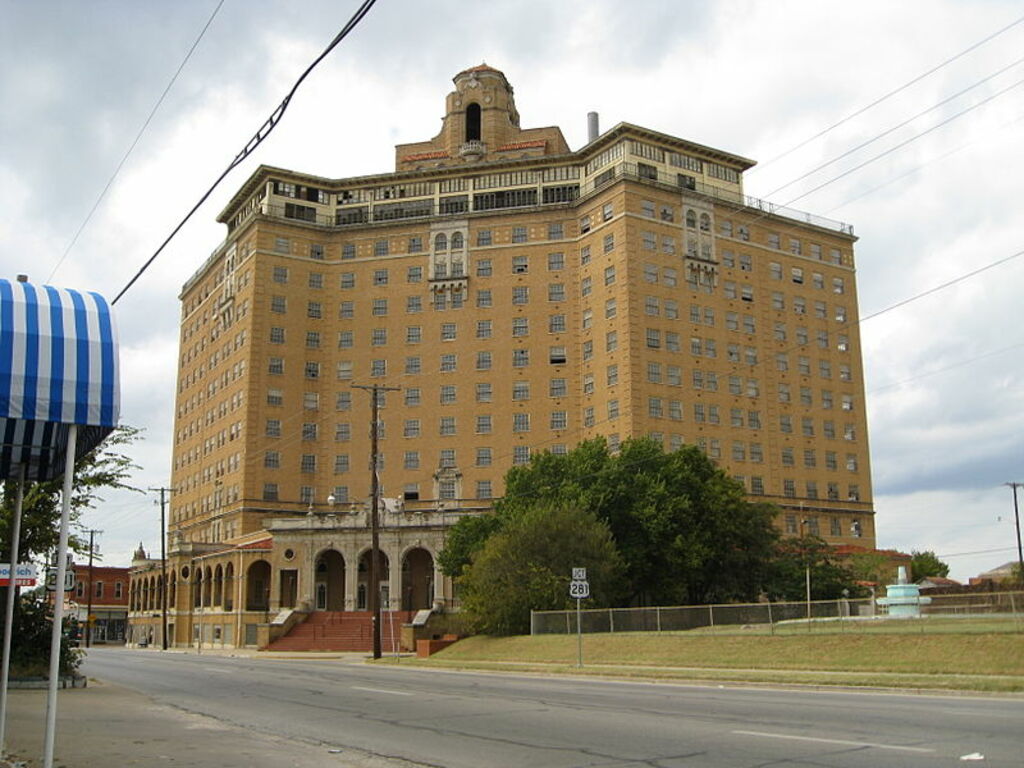 BakerHotel-MineralWells-Texas