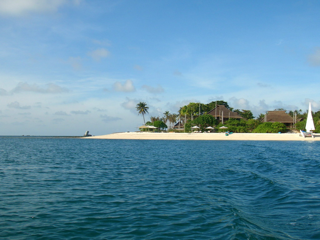 Nikoi Island/Resort