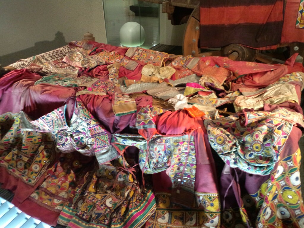 Little world, Aichi prefecture - Main exhibition hall - Dowry in India - Clothes of bride - Gujarat, India