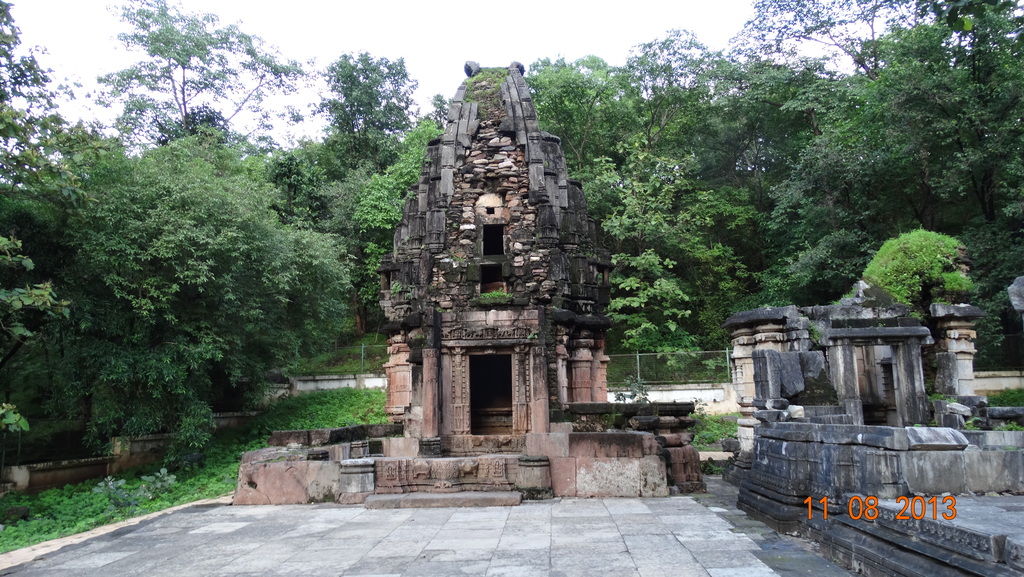 Polo temple ruins 15